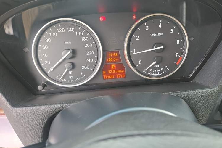 Used BMW X5 2013 xDrive35i Leading Model Odometer Close Up