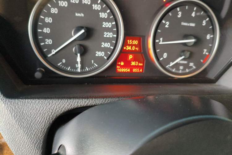 Used BMW X5 2013 xDrive35i Leading Model Odometer Close Up