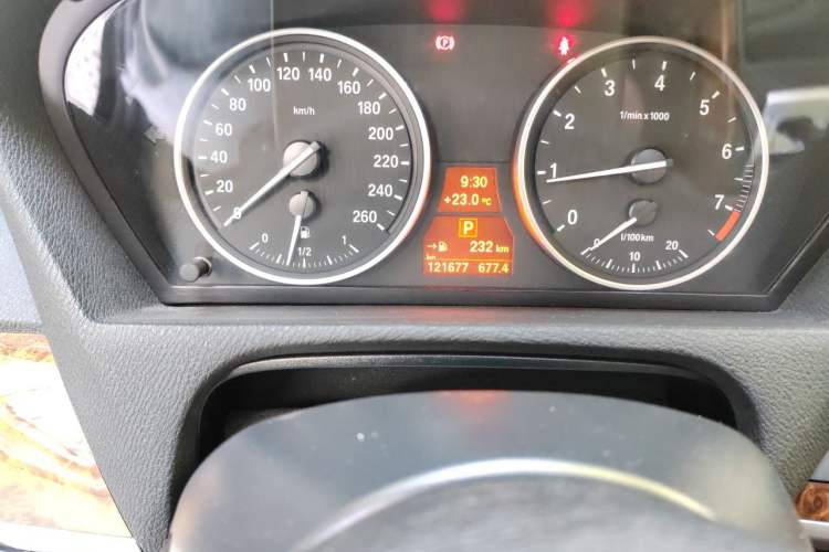 Used BMW X5 2013 xDrive35i Leading Model Odometer Close Up