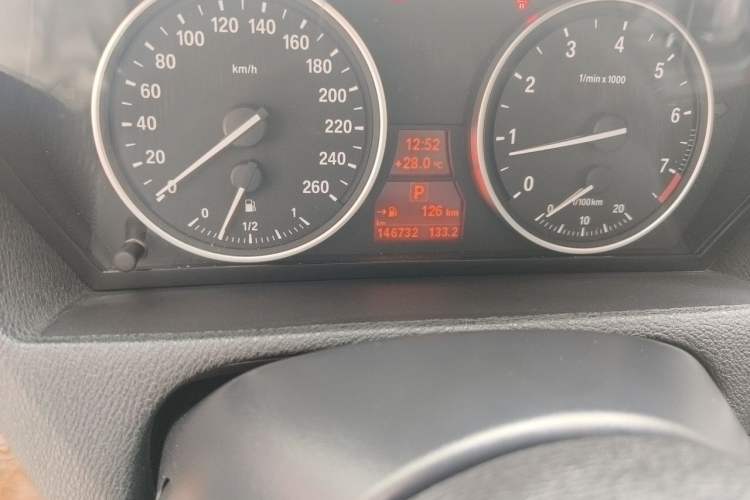 Used BMW X5 2013 xDrive35i Leading Model Odometer Close Up