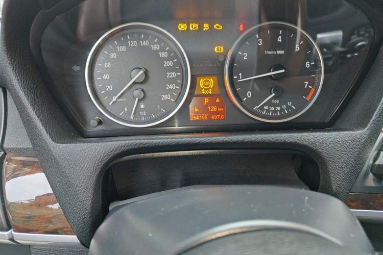 Used BMW X5 2013 xDrive35i U.S. specification Odometer Close Up