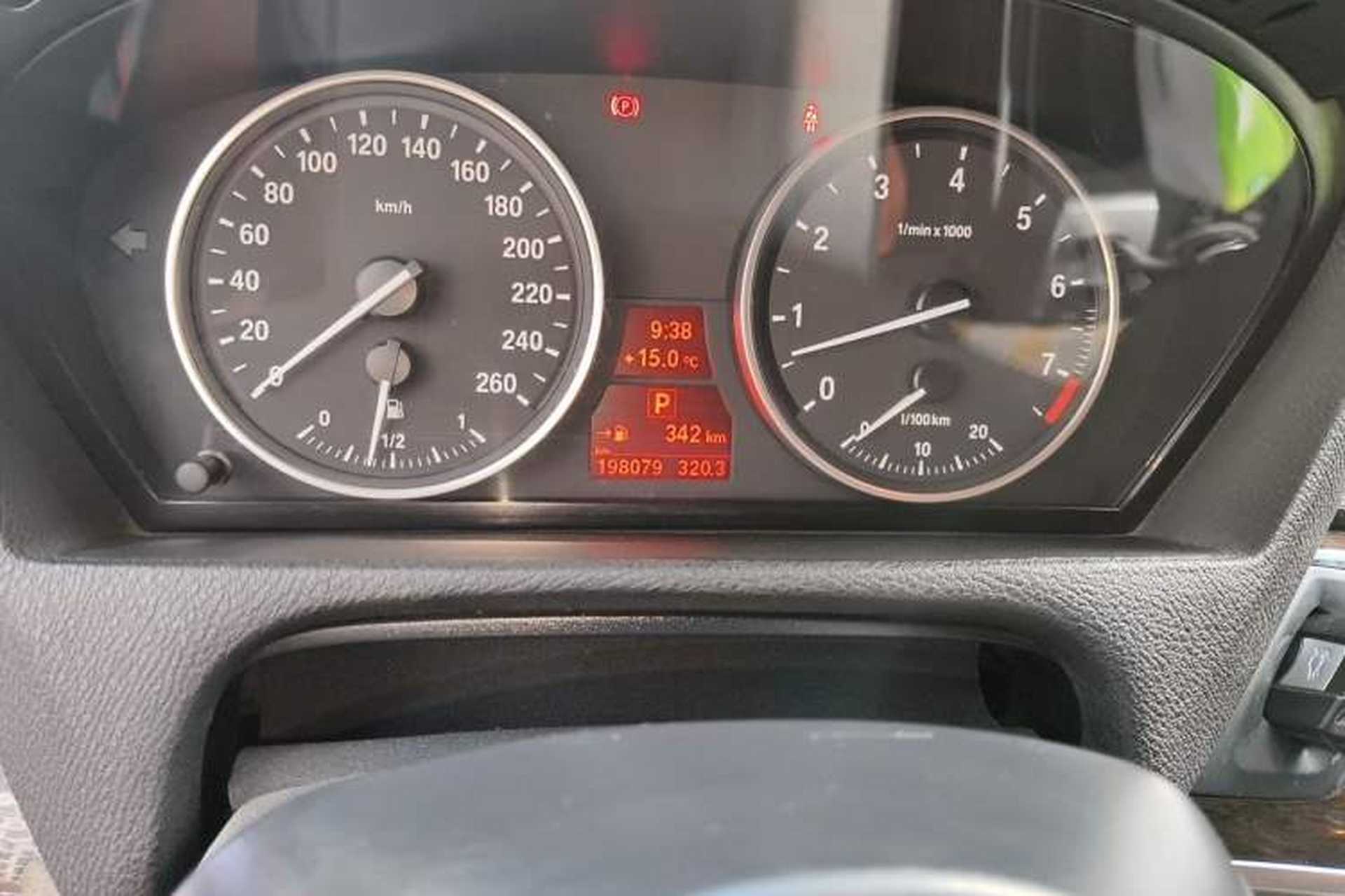 Used BMW X5 2013 xDrive35i Leading Model Odometer Close Up