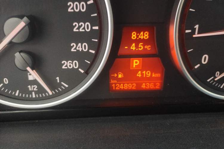 Used BMW X5 2013 xDrive35i Leading Model Odometer Close Up