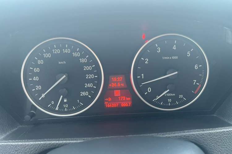 Used BMW X5 2013 xDrive35i Middle East version Odometer Close Up