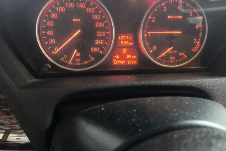 Used BMW X5 2013 xDrive35i Leading Model Odometer Close Up