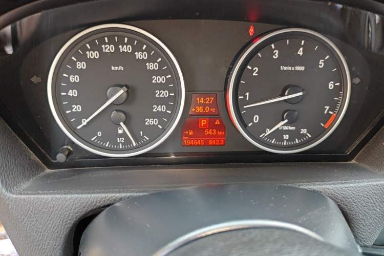 Used BMW X5 2013 xDrive35i Leading Model Odometer Close Up