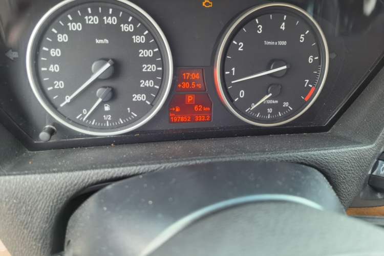 Used BMW X5 2013 xDrive35i Leading Model Odometer Close Up