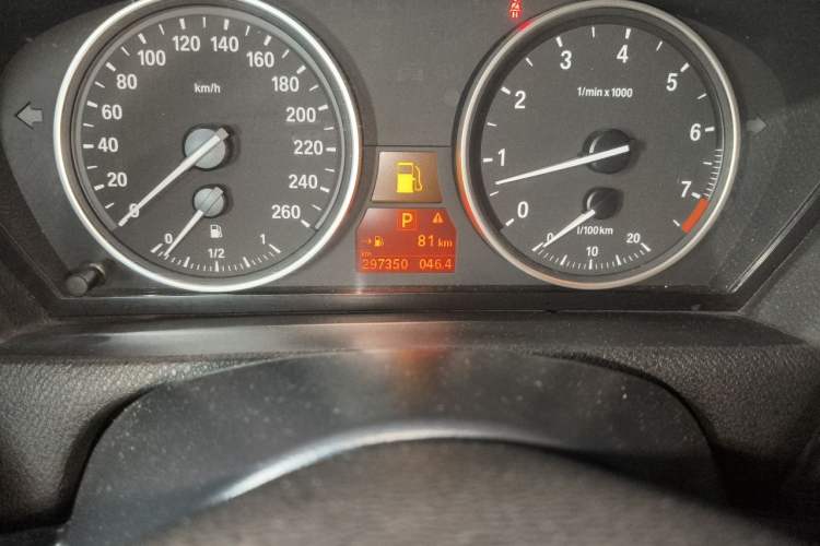 Used BMW X5 2013 xDrive35i Leading Model Odometer Close Up