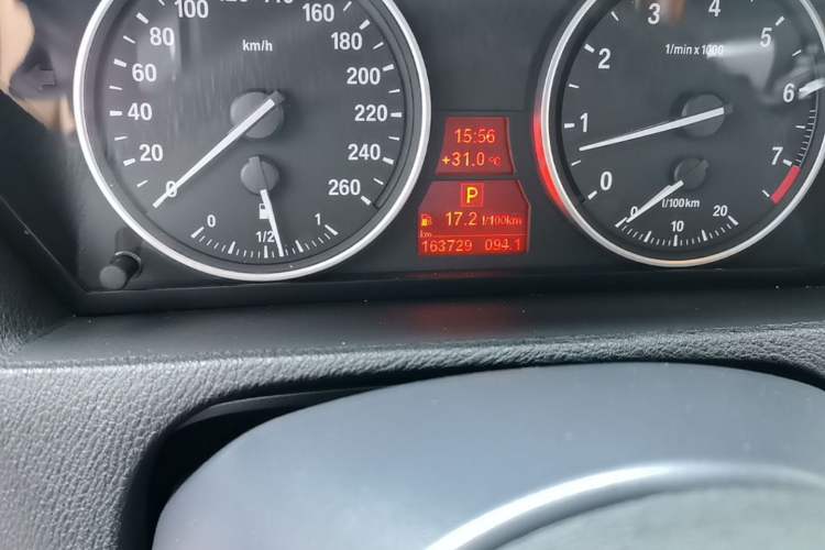 Used BMW X5 2013 xDrive35i Leading Model Odometer Close Up