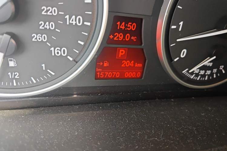 Used BMW X5 2013 xDrive35i Leading Model Odometer Close Up