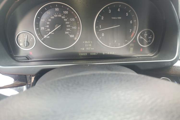 Used BMW X5 2013 xDrive35i Leading Model Odometer Close Up