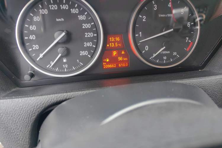 Used BMW X5 2013 xDrive35i Luxury Edition Odometer Close Up