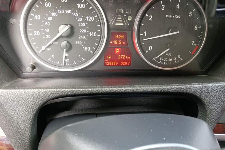 Used BMW X5 2013 xDrive35i Leading Model Odometer Close Up
