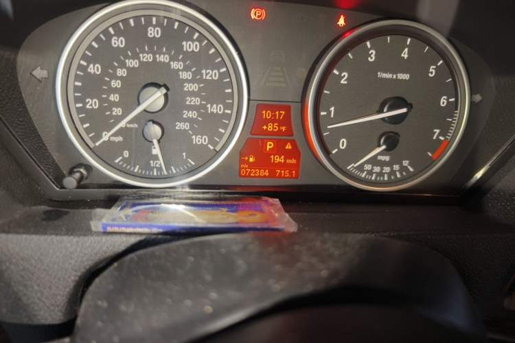 Used BMW X5 2013 xDrive35i U.S. specification Odometer Close Up