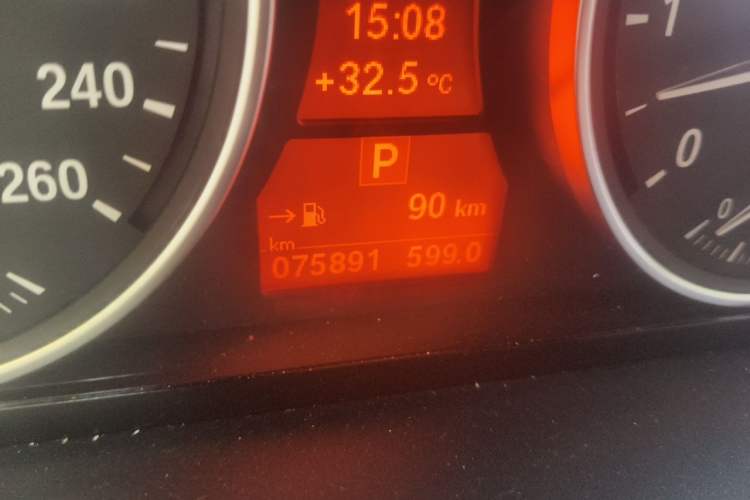 Used BMW X5 2013 xDrive35i Leading Model Odometer Close Up