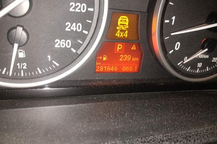 Used BMW X5 2013 xDrive35i Luxury Model Odometer Close Up