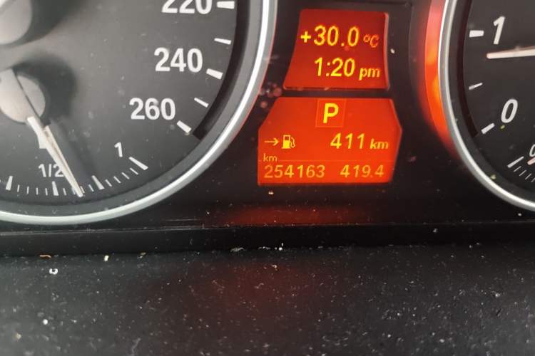 Used BMW X5  Odometer Close Up