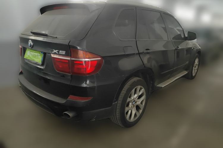 Used BMW X5 2013 xDrive35i Luxury Model Rear Right 45 Deg