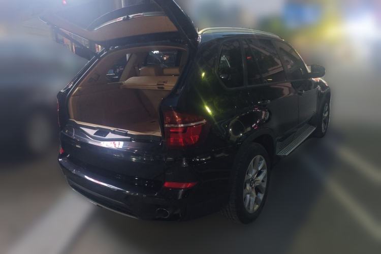 Used BMW X5 2013 xDrive35i Luxury Model Rear Right 45 Deg