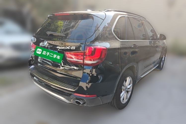 Used BMW X5 2013 xDrive35i U.S. specification Rear Right 45 Deg