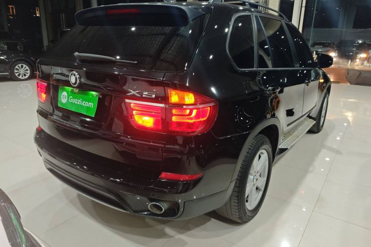 Used BMW X5 2013 xDrive35i U.S. specification Rear Right 45 Deg