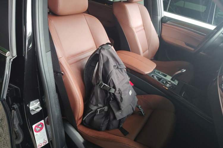 Used BMW X5 2013 xDrive35i Luxury Edition Right Front Seat