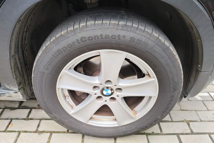 Used BMW X5 2013 xDrive35i Leading Model Right Front Wheel Hub
