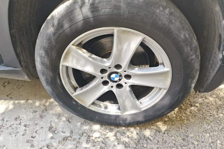 Used BMW X5  Right Front Wheel Hub