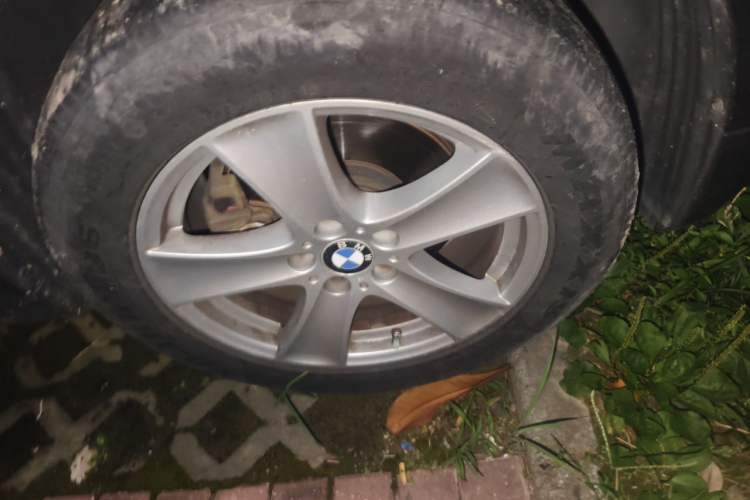 Used BMW X5 2013 xDrive35i Leading Model Right Front Wheel Hub