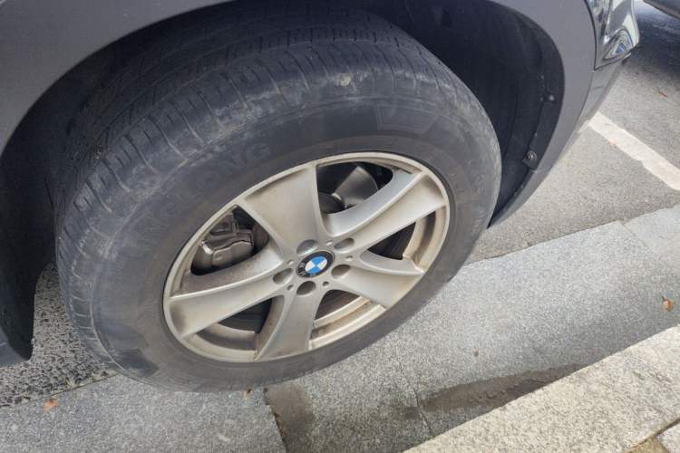 Used BMW X5 2013 xDrive35i Leading Model Right Front Wheel Hub