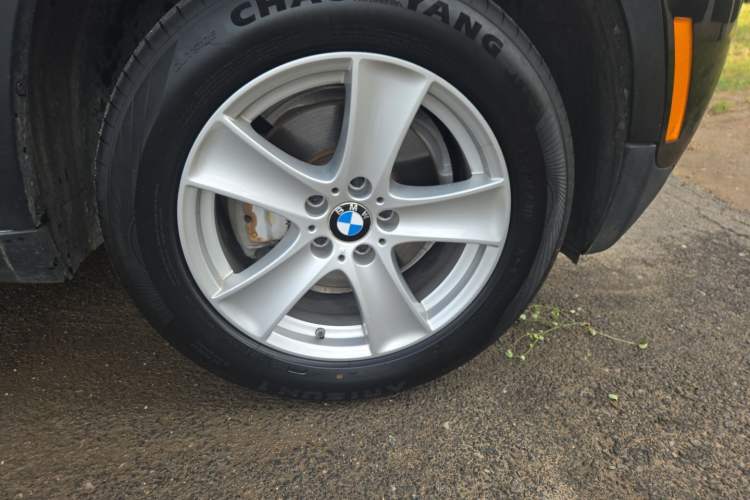 Used BMW X5 2013 xDrive35i Leading Model Right Front Wheel Hub