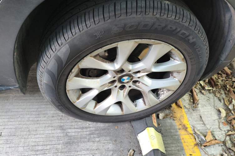 Used BMW X5 2013 xDrive35i Leading Model Right Front Wheel Hub