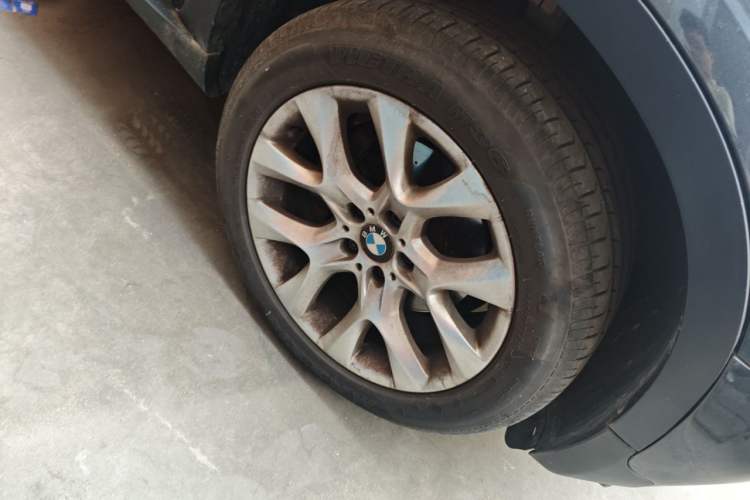 Used BMW X5 2013 xDrive35i Leading Model Right Front Wheel Hub