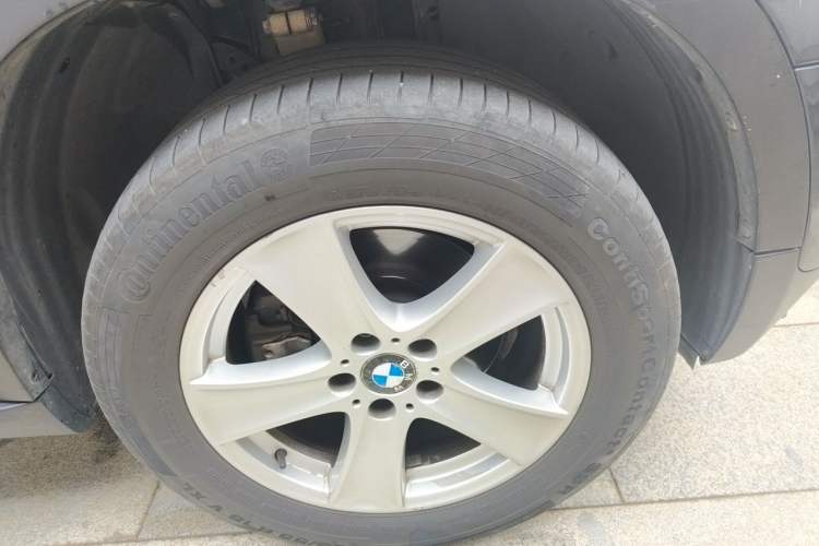 Used BMW X5 2013 xDrive35i Leading Model Right Front Wheel Hub