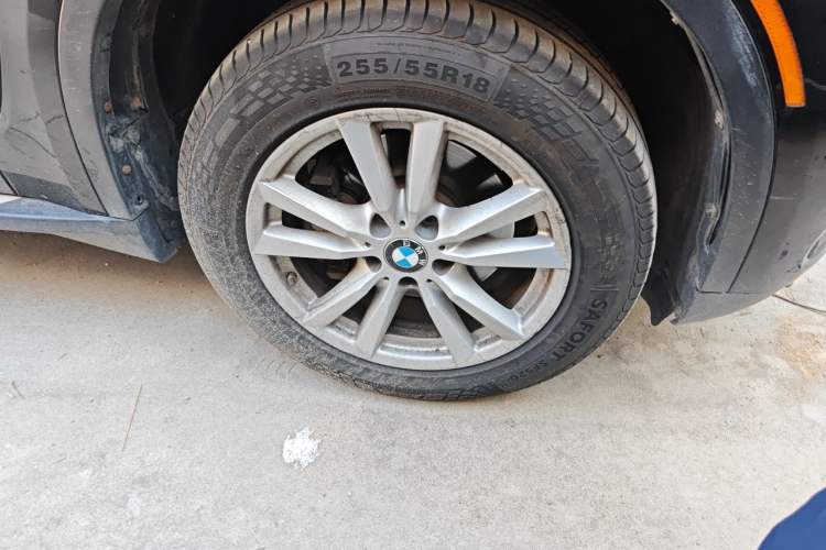 Used BMW X5 2013 xDrive35i U.S. specification Right Front Wheel Hub