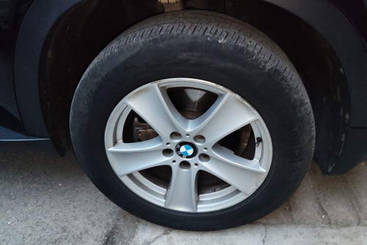 Used BMW X5 2013 xDrive35i Leading Model Right Front Wheel Hub