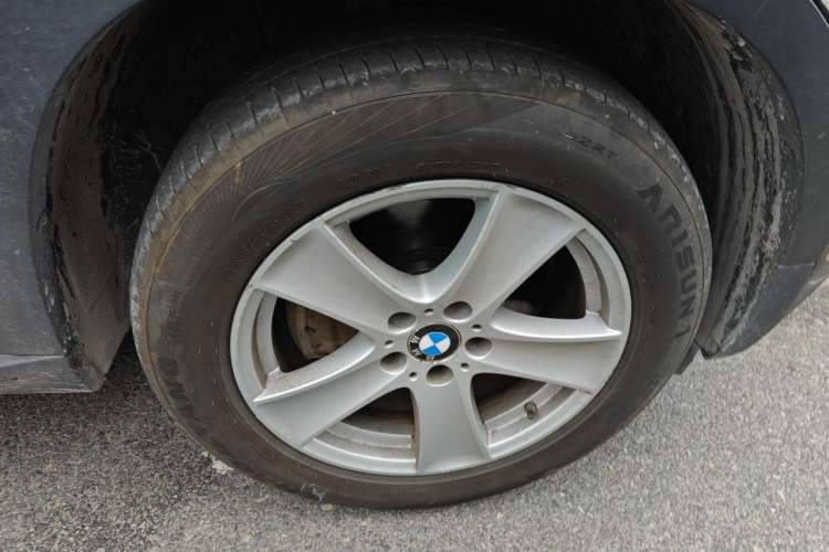 Used BMW X5 2013 xDrive35i U.S. specification Right Front Wheel Hub