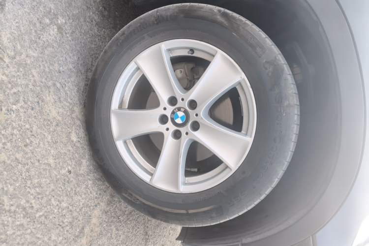 Used BMW X5 2013 xDrive35i Leading Model Right Front Wheel Hub