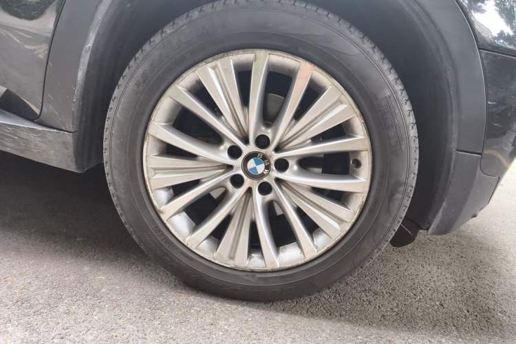 Used BMW X5 2013 xDrive35i Leading Model Right Front Wheel Hub