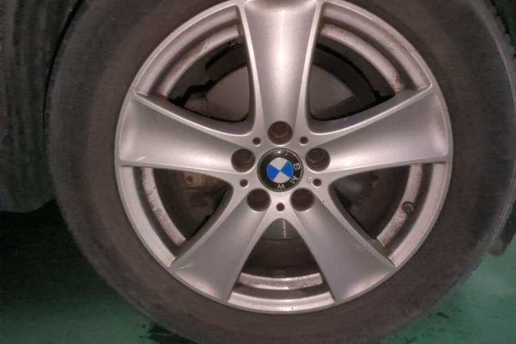 Used BMW X5 2013 xDrive35i U.S. specification Right Front Wheel Hub