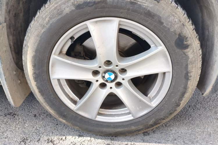 Used BMW X5 2013 xDrive35i Middle East version Right Front Wheel Hub