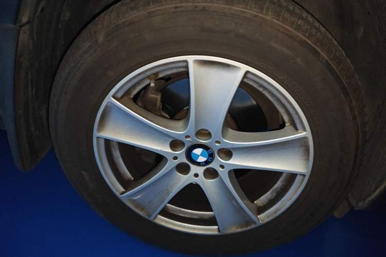 Used BMW X5  Right Front Wheel Hub
