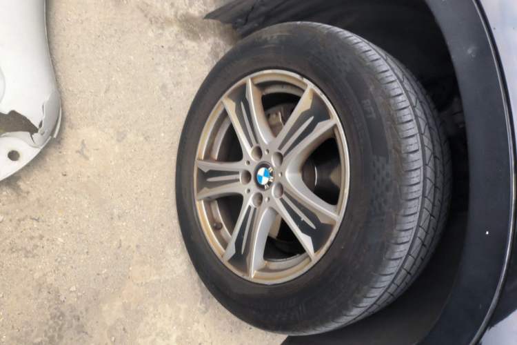 Used BMW X5 2013 xDrive35i Leading Model Right Front Wheel Hub