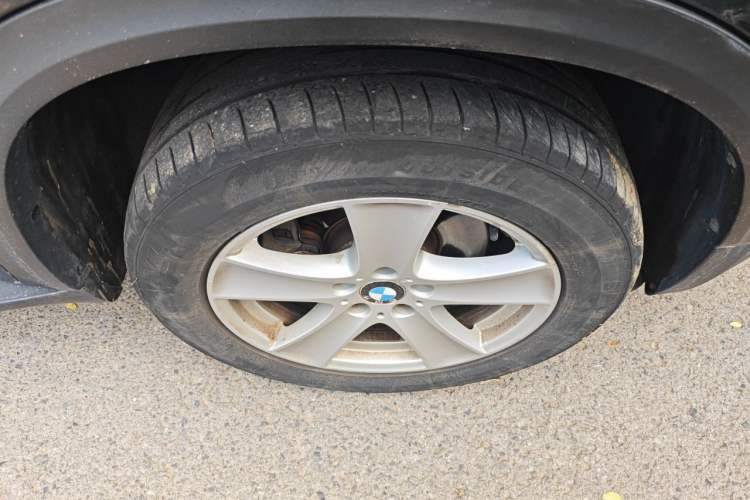 Used BMW X5 2013 xDrive35i Leading Model Right Front Wheel Hub