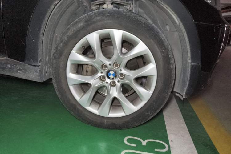 Used BMW X5 2013 xDrive35i Leading Model Right Front Wheel Hub