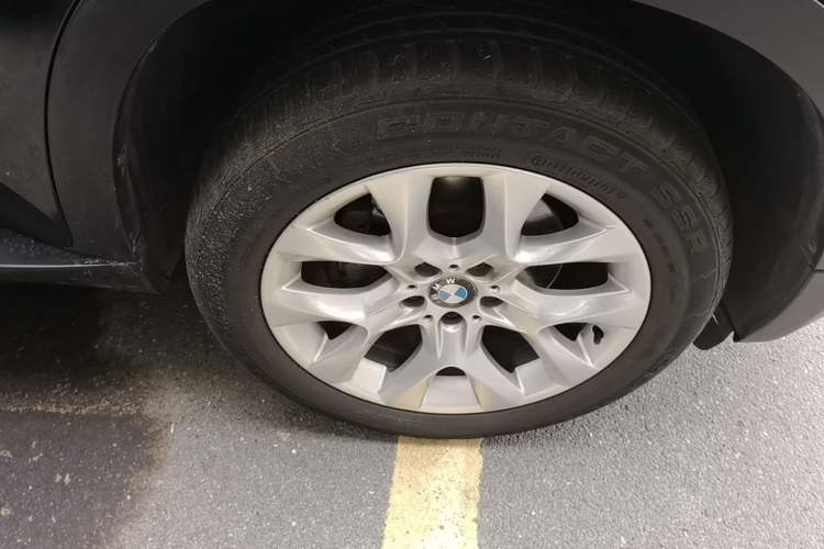 Used BMW X5 2013 xDrive35i Leading Model Right Front Wheel Hub
