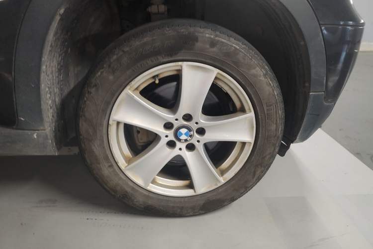 Used BMW X5 2013 xDrive35i Leading Model Right Front Wheel Hub