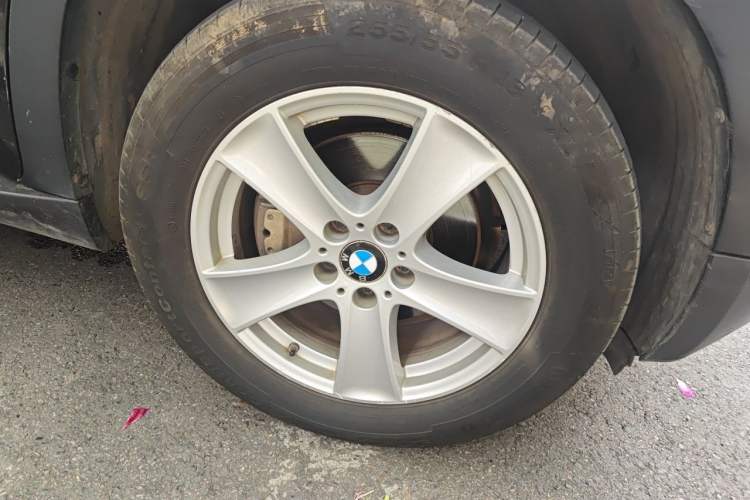 Used BMW X5 2013 xDrive35i Leading Model Right Front Wheel Hub