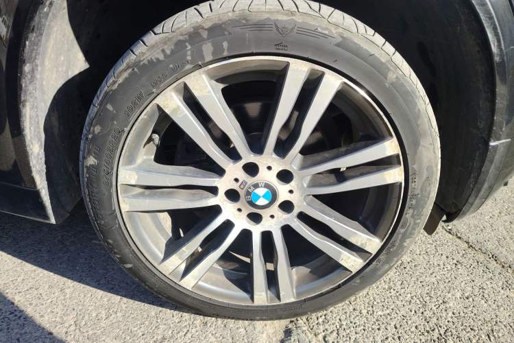 Used BMW X5 2013 xDrive40i Right Front Wheel Hub
