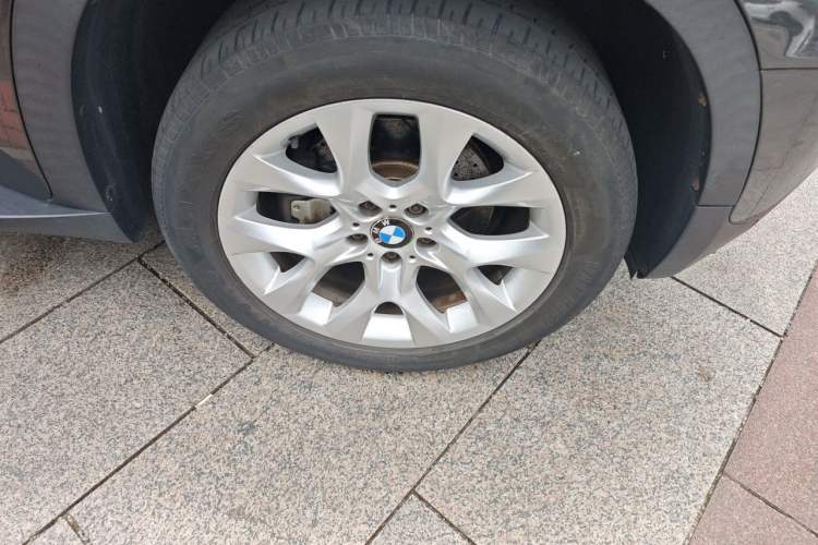 Used BMW X5 2013 xDrive35i Leading Model Right Front Wheel Hub